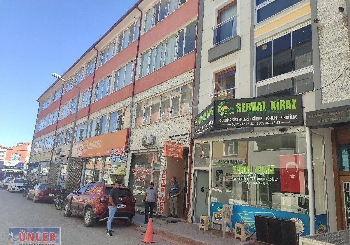 Alparslan Mahallesi Hal Civarı Satılık Geniş Depolu Dükkan