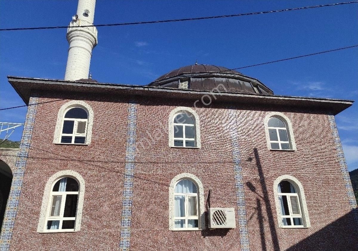 Antalya Akseki Mahmutlu Köyü Merkezinde Arsa