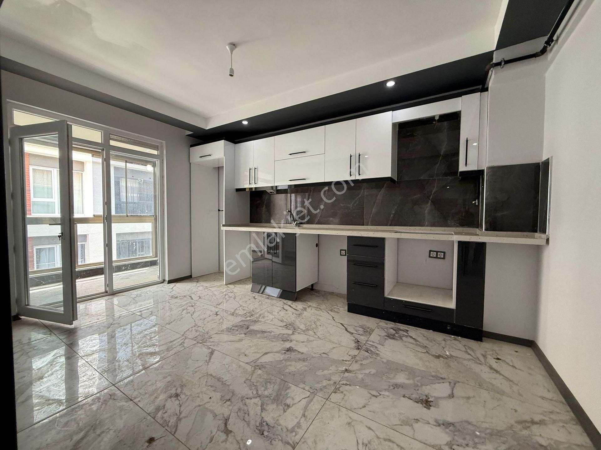 Elmastan Satılık Çamlıca'da Tombakzade Yakını 3+1 140m2