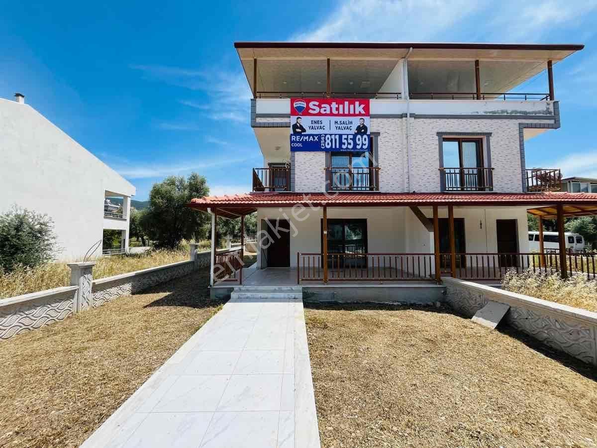 Akbük Merkezde Deniz Manzaralı 5+1 Villa