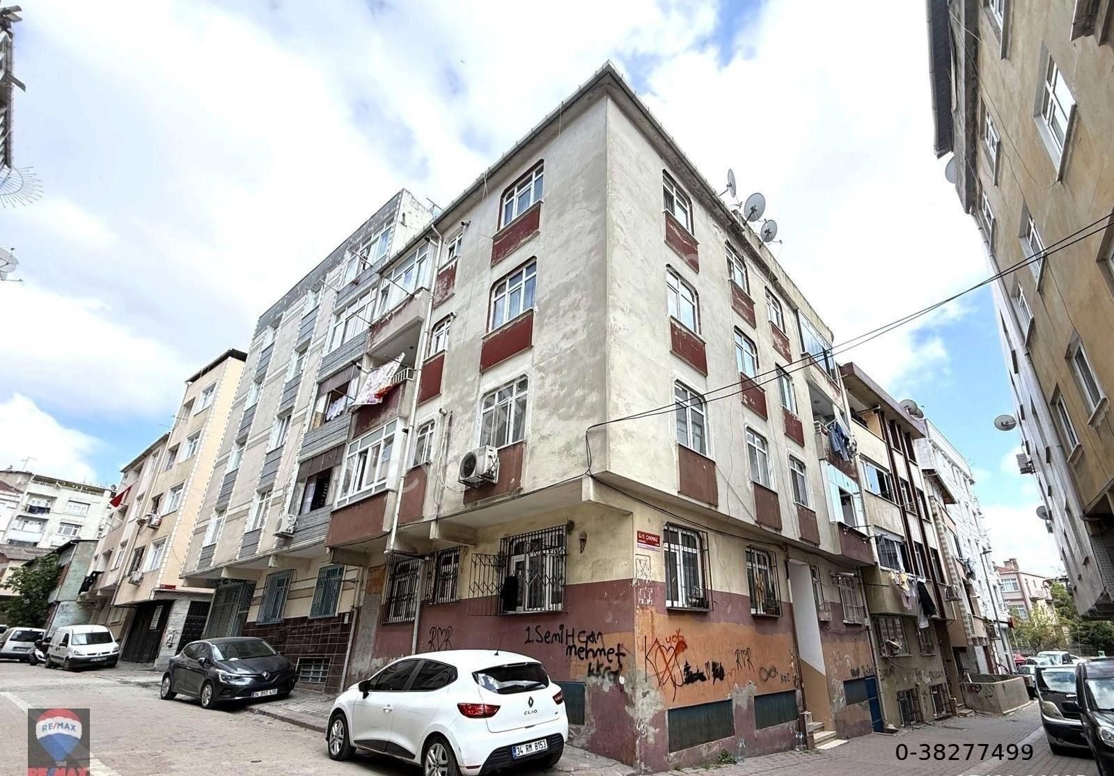Yatırım Fırsatı !!! Zeytinburnu Veliefendi’ De 2+1 Satılık Daire