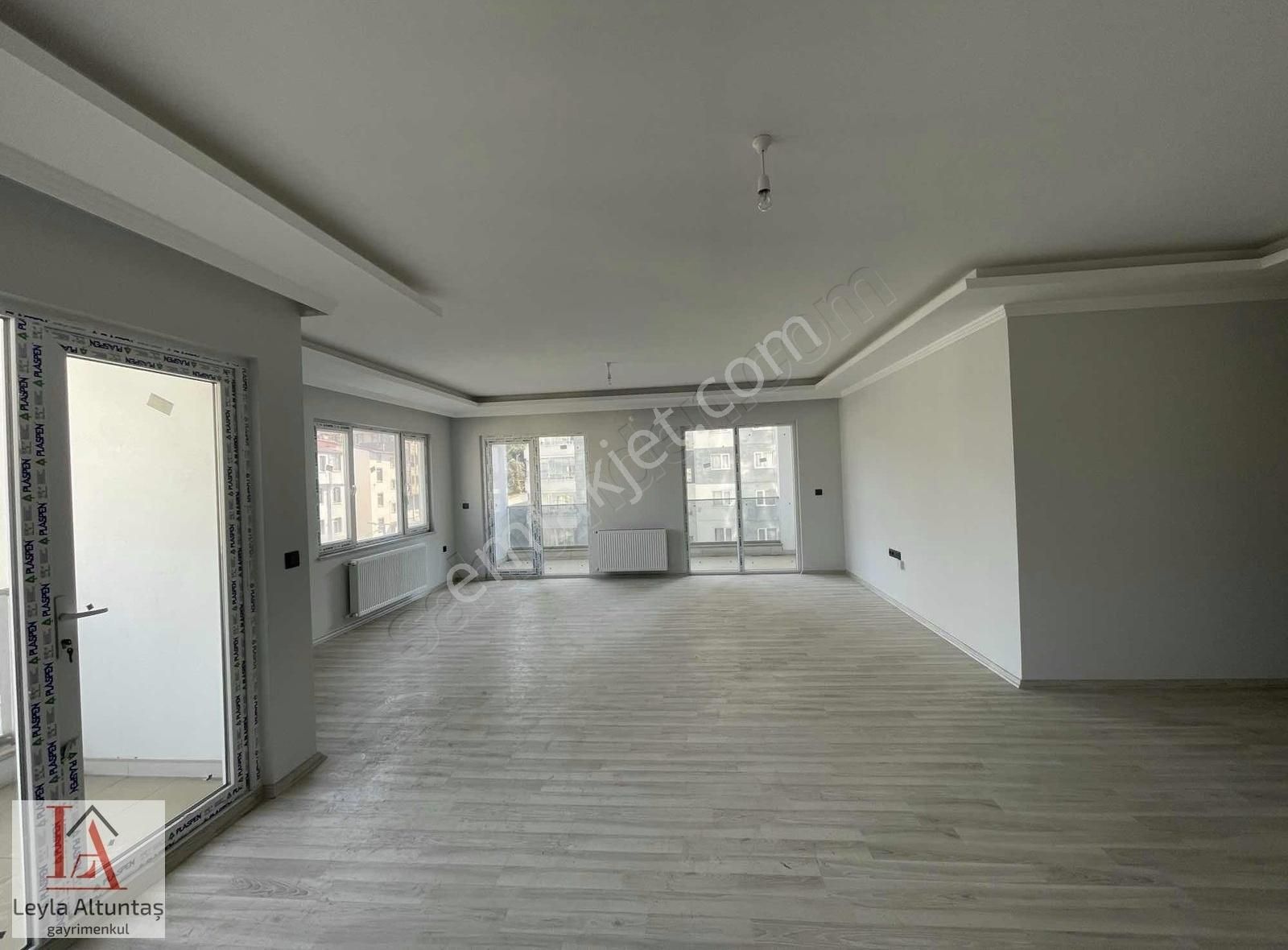 Kaşüstü Merkezde Satılık 155 M2 Ofis/ Konut - Görsel 17