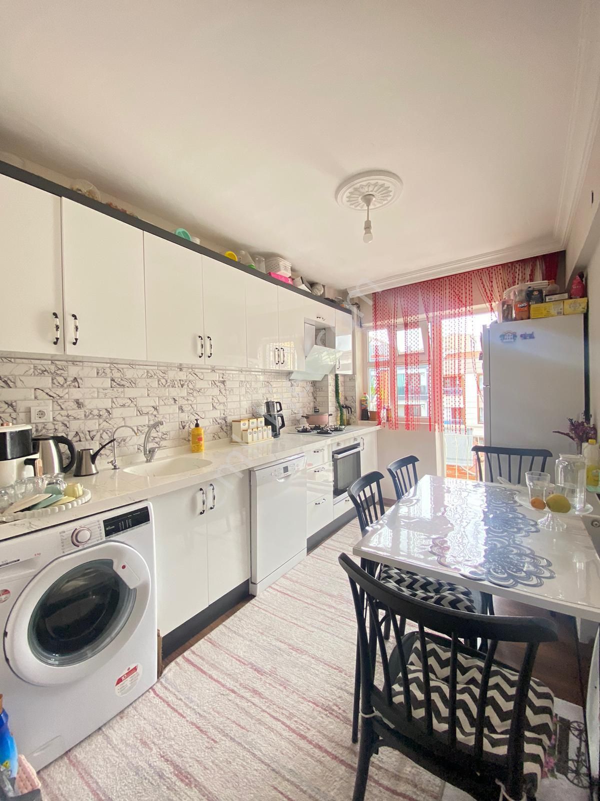 🏡yeni Mahalle Mahallesi 🏡 ✅3+1 120 M2 4 Katlın 4 Katı ❇️kombi Petekli Çift Cephe