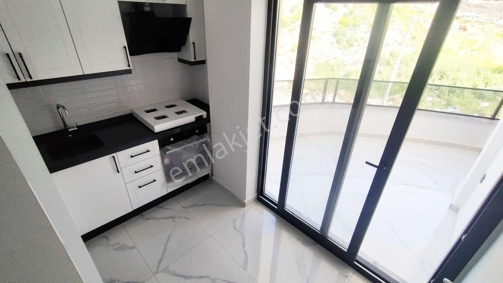 Zirve'den Gazicelal'de Sıfır Doğalgazlı Ön Cephe Lüks Asansörlü Doğalgazlı 2+1 Daire