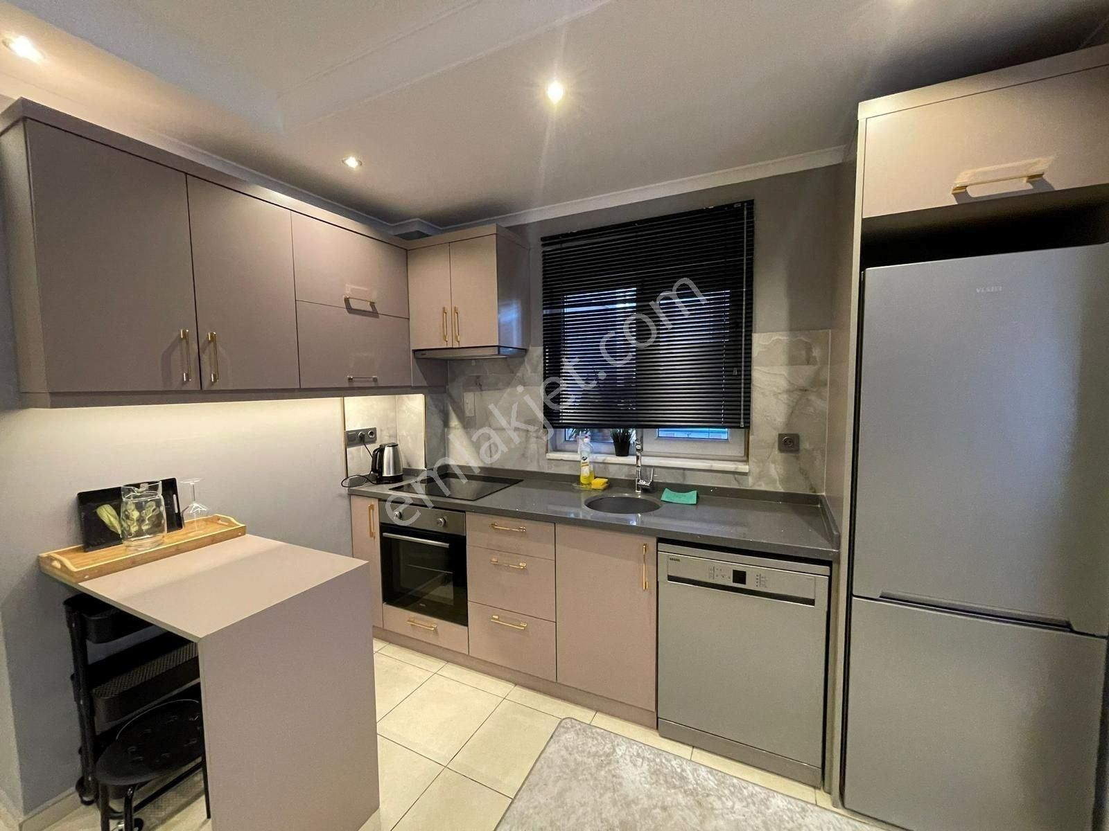 Alanya Saray Mahallesinde 2+1 Satılık Denize 750 Metre Mobilyalı Daire