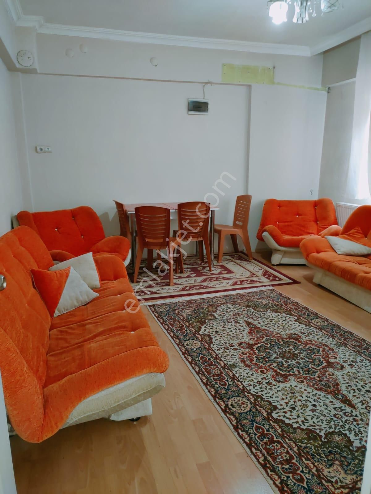 Çevik Emlak'tan Laleli Mah.satılık 2+1 Daire.