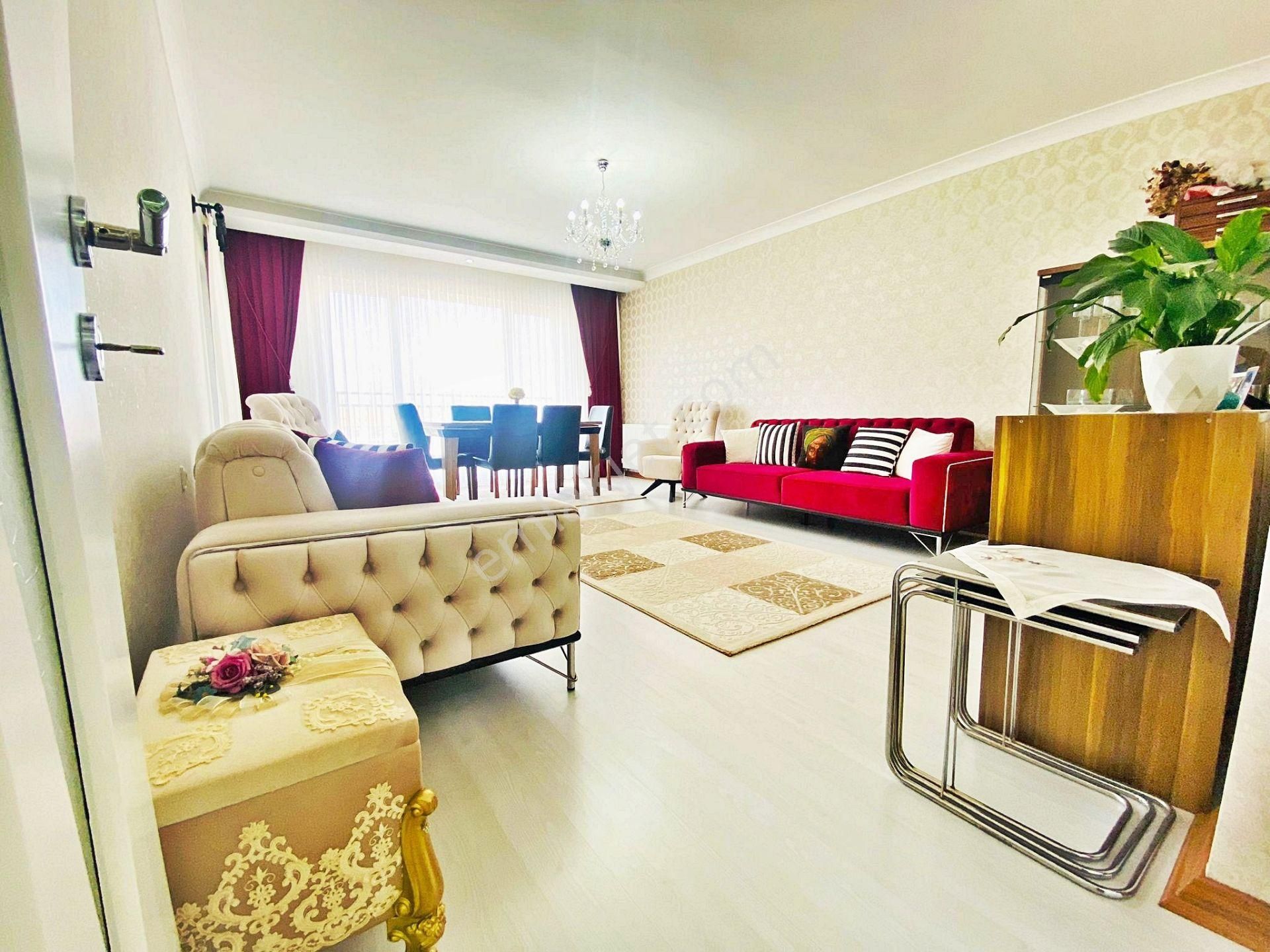 Site İçinde Ara Katta Prestijli Konum Ful Yapılı 3+1 Daire