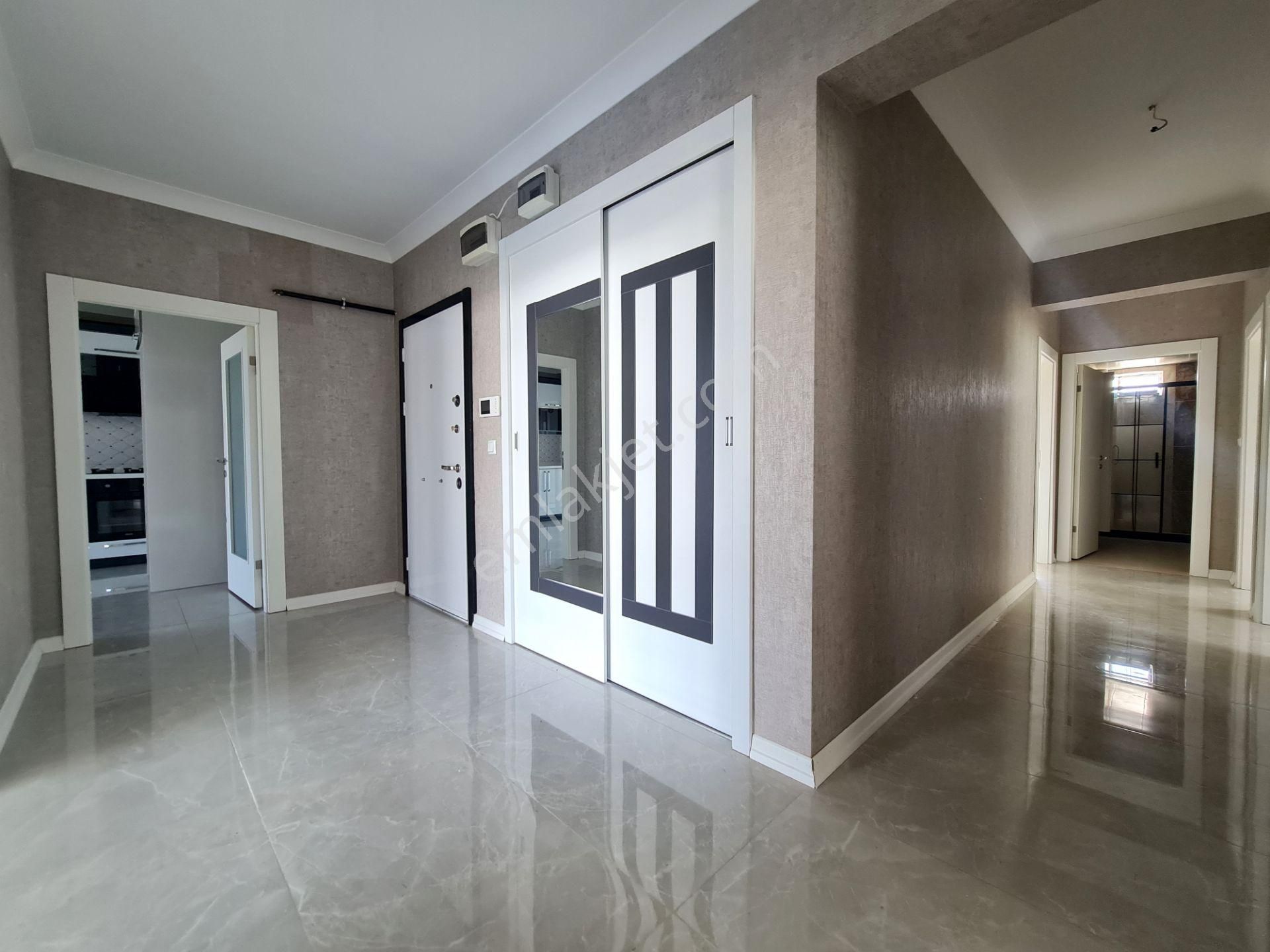 Bağlıca Mh De 4+1 Hobi Bahçeli-kilerli-vestiyer Odalı Lüks Daire