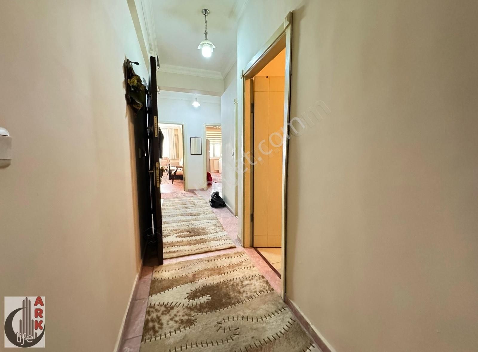 Ark Life'dan Yenibağlar Mahallesi Ünv.caddesi Yakını 140m² 3+1