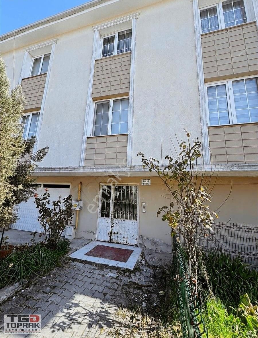 Komple İçi Yeni Yapılmış Garajlı Yerden Isıtmalı 3+1 Daire