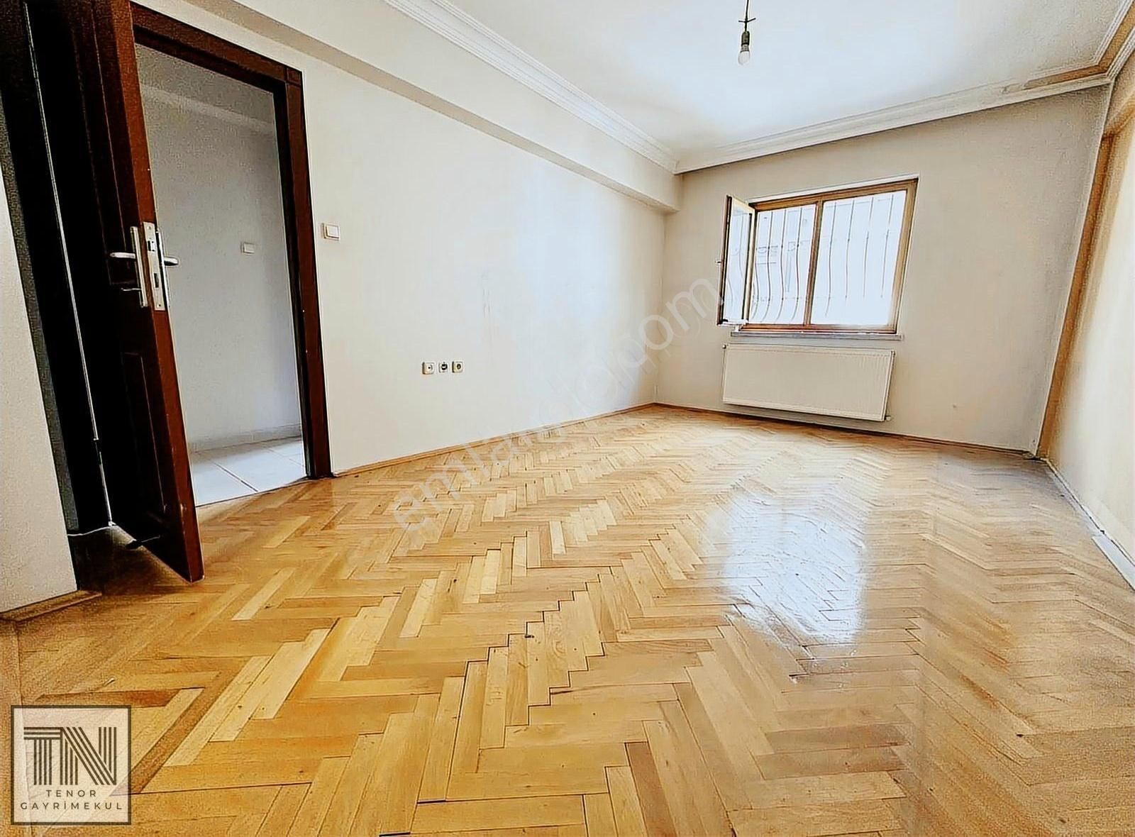 Aydınlıkevler'in En Güzel Yerinde Katta 3+1 2banyo K. Garajlı