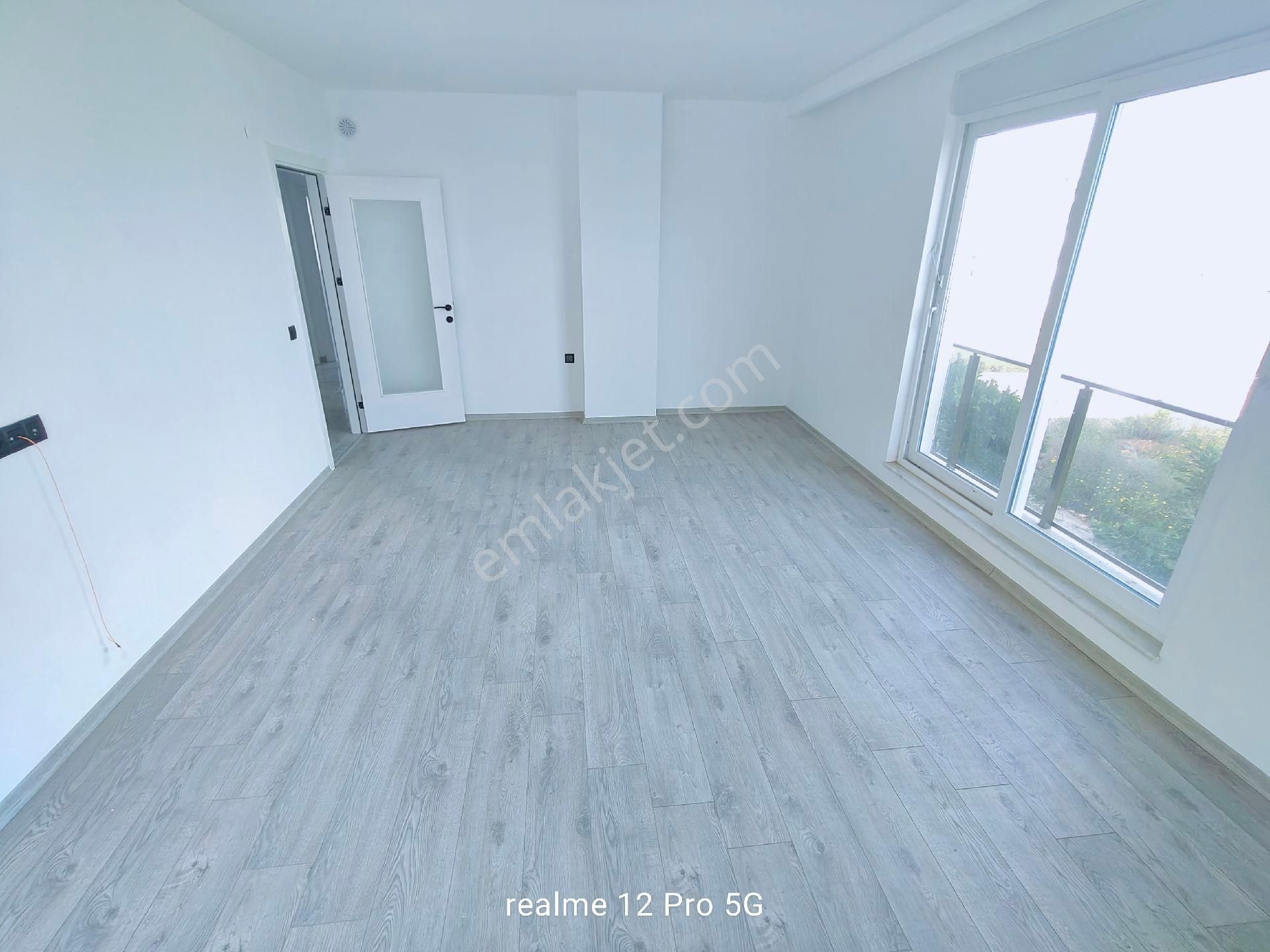 Serdar Çalhan Emlak Ayanoğlu Mh Havuzlu2+1 Asansörlü 1 Kat 100m2