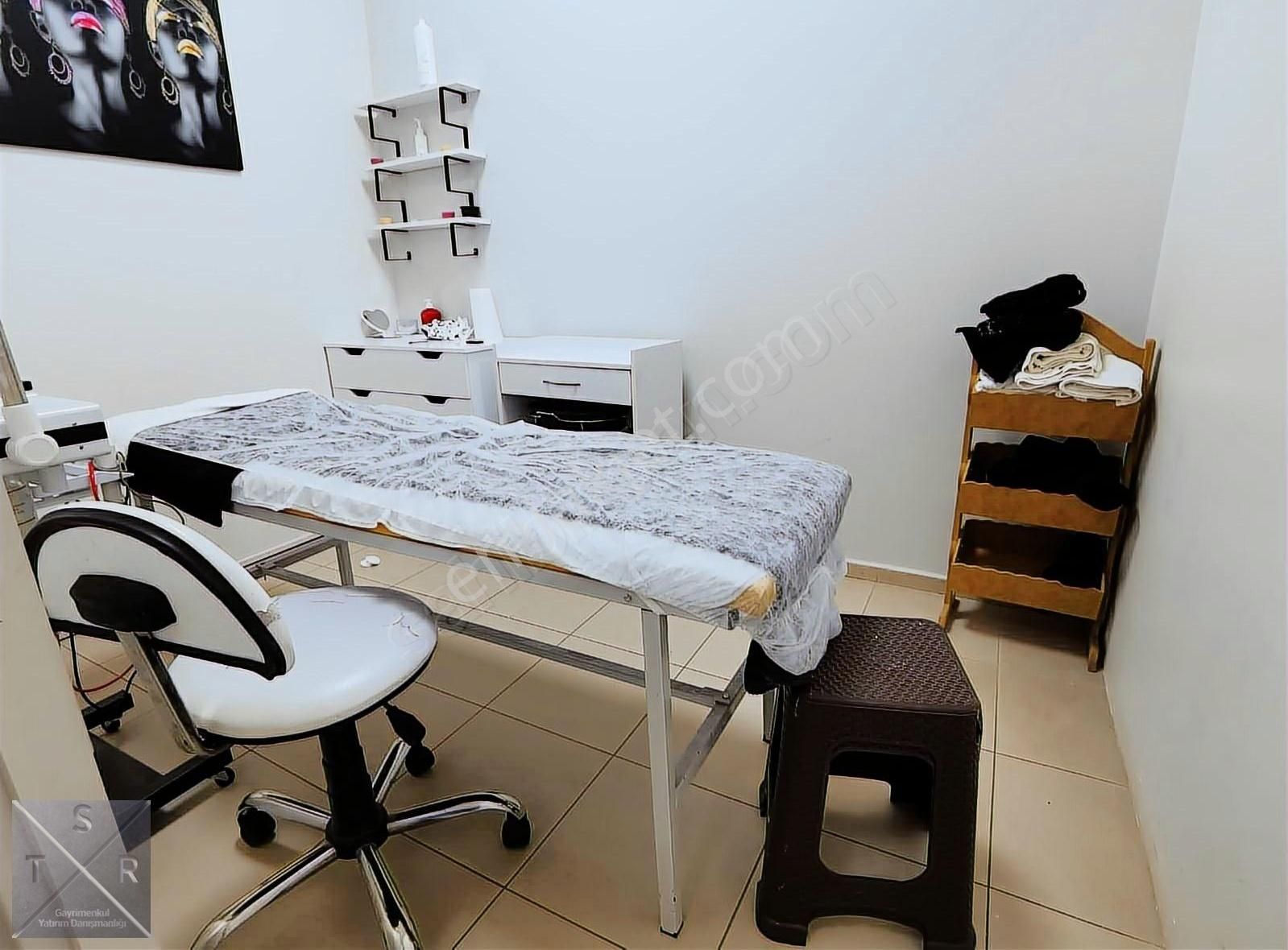 Bayraklı Sgk Yanı Avcılar İş Merkezi Altında 50m² Satılık İşyeri - Görsel 8