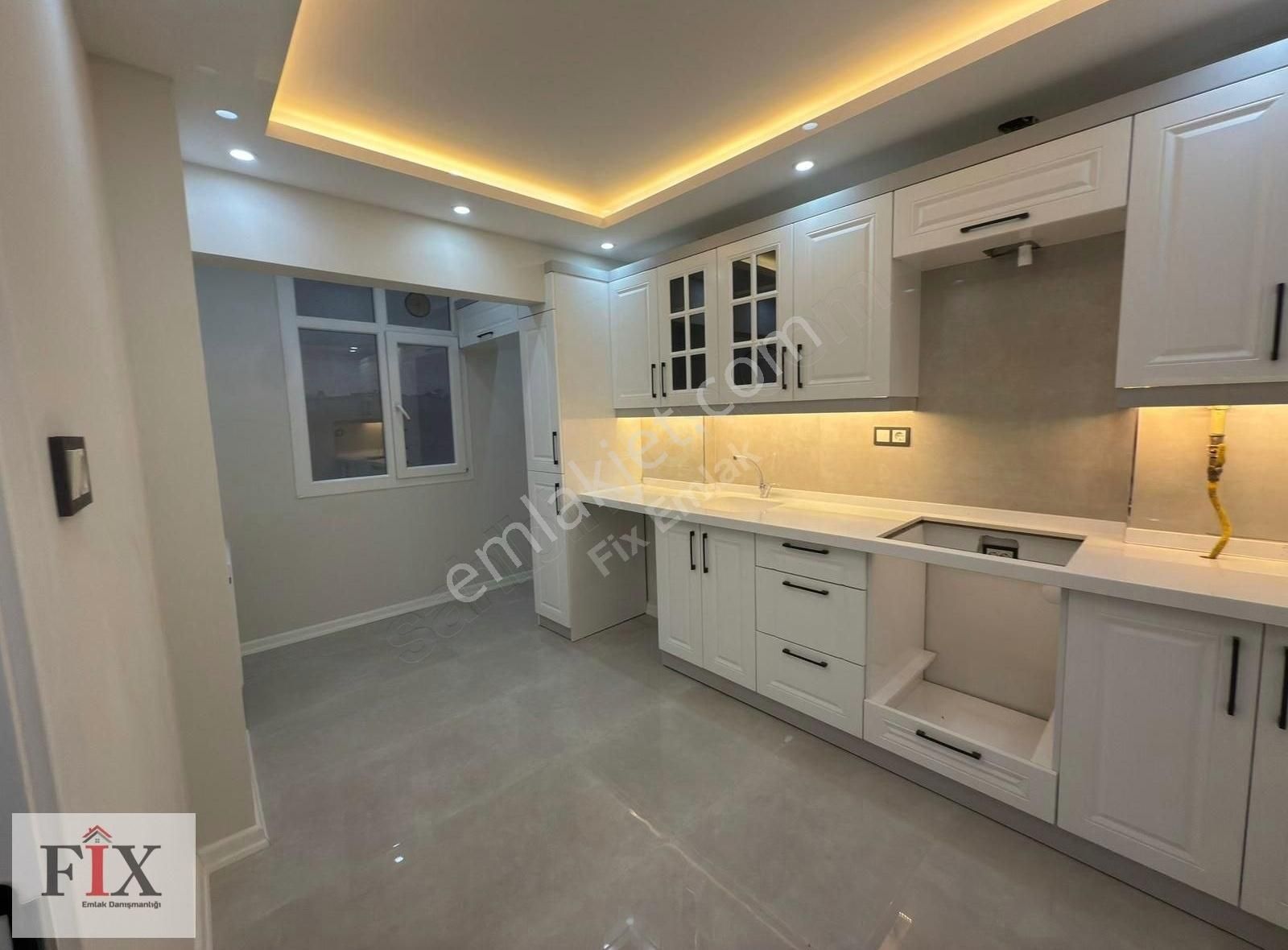 Fix'ten İbrahim Çelebi Mahallesinde Satılık Masrafsız 1. Balkon