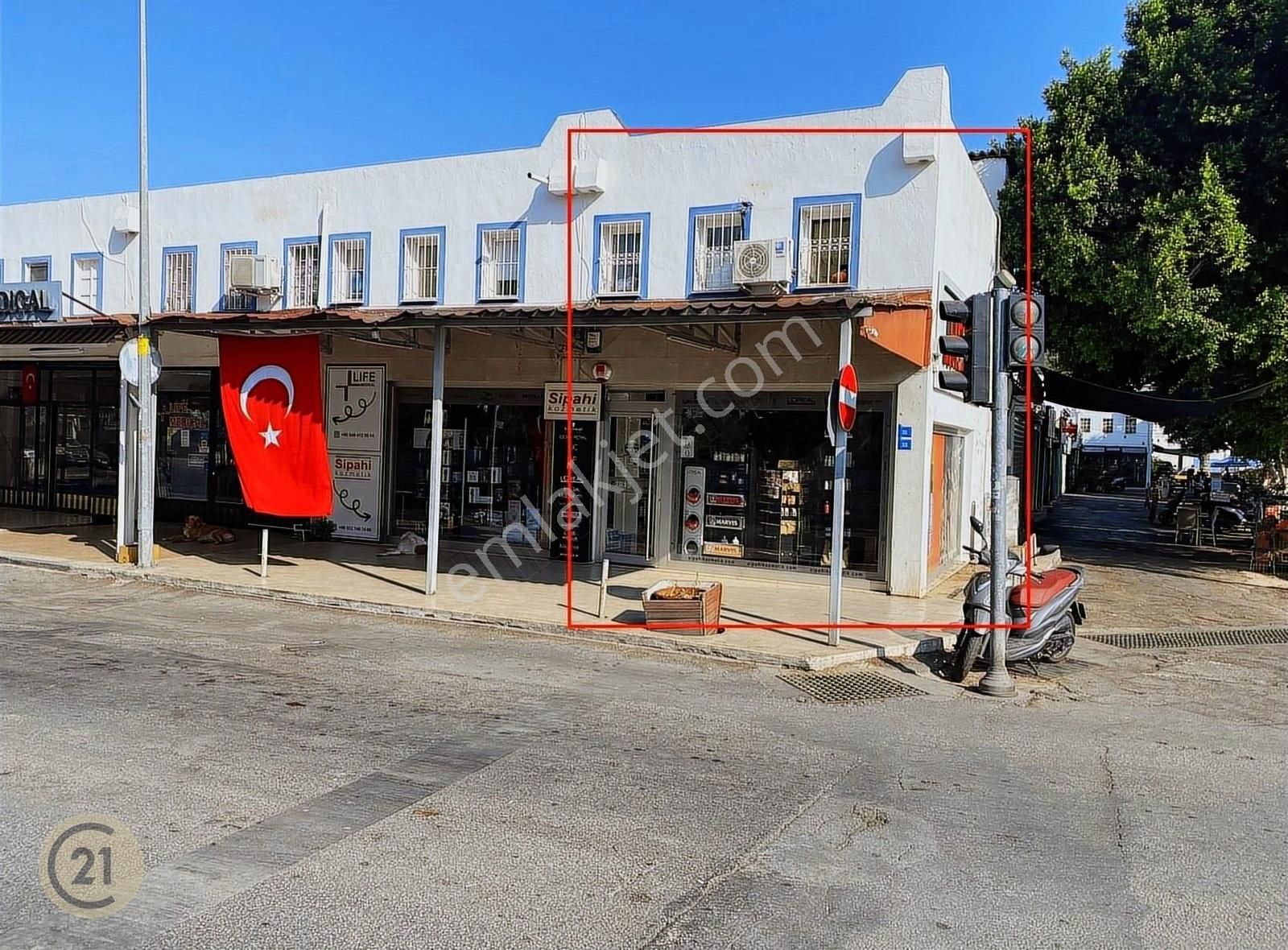 Century21 Den Bodrum Merkez'de Köşe Satılık Dükkan...