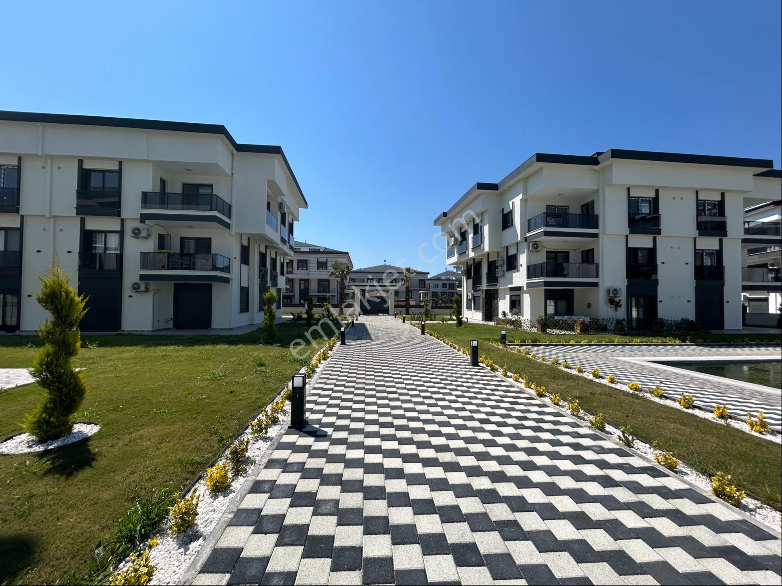 Didimde Havuzlu Sitede 2+1 Daire