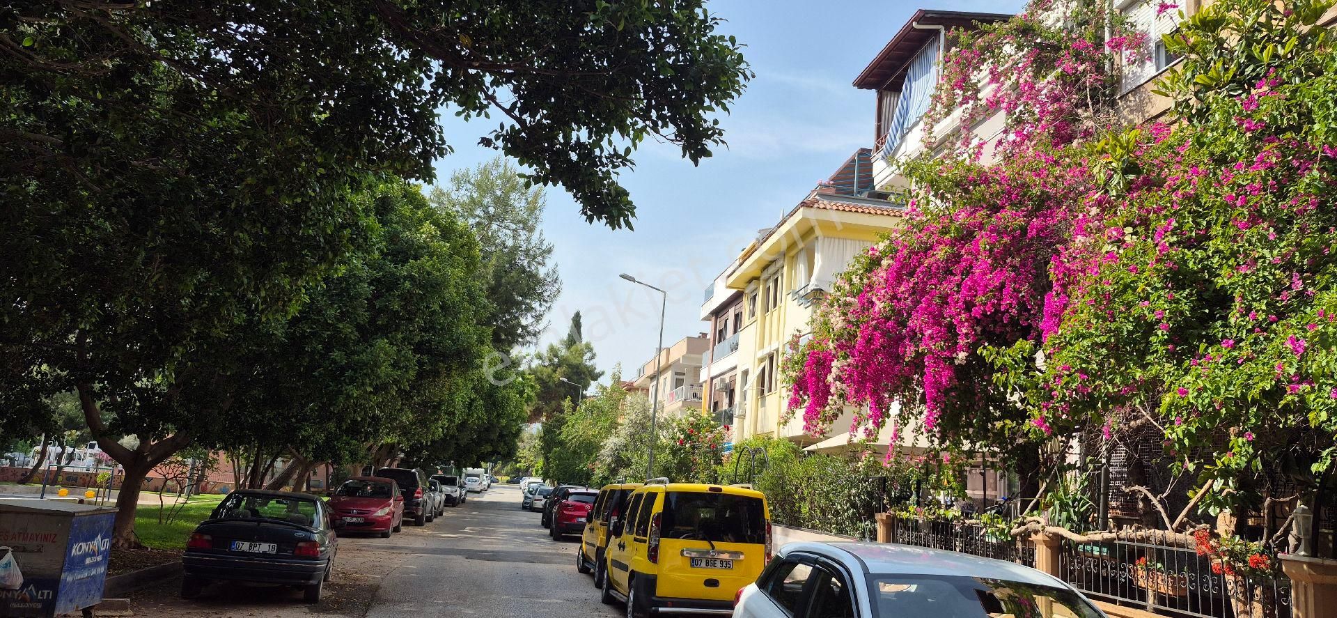 Antalya Konyaaltı Gürsu'da 90 M2 Eşyalı Kiralık 2+1 Daire