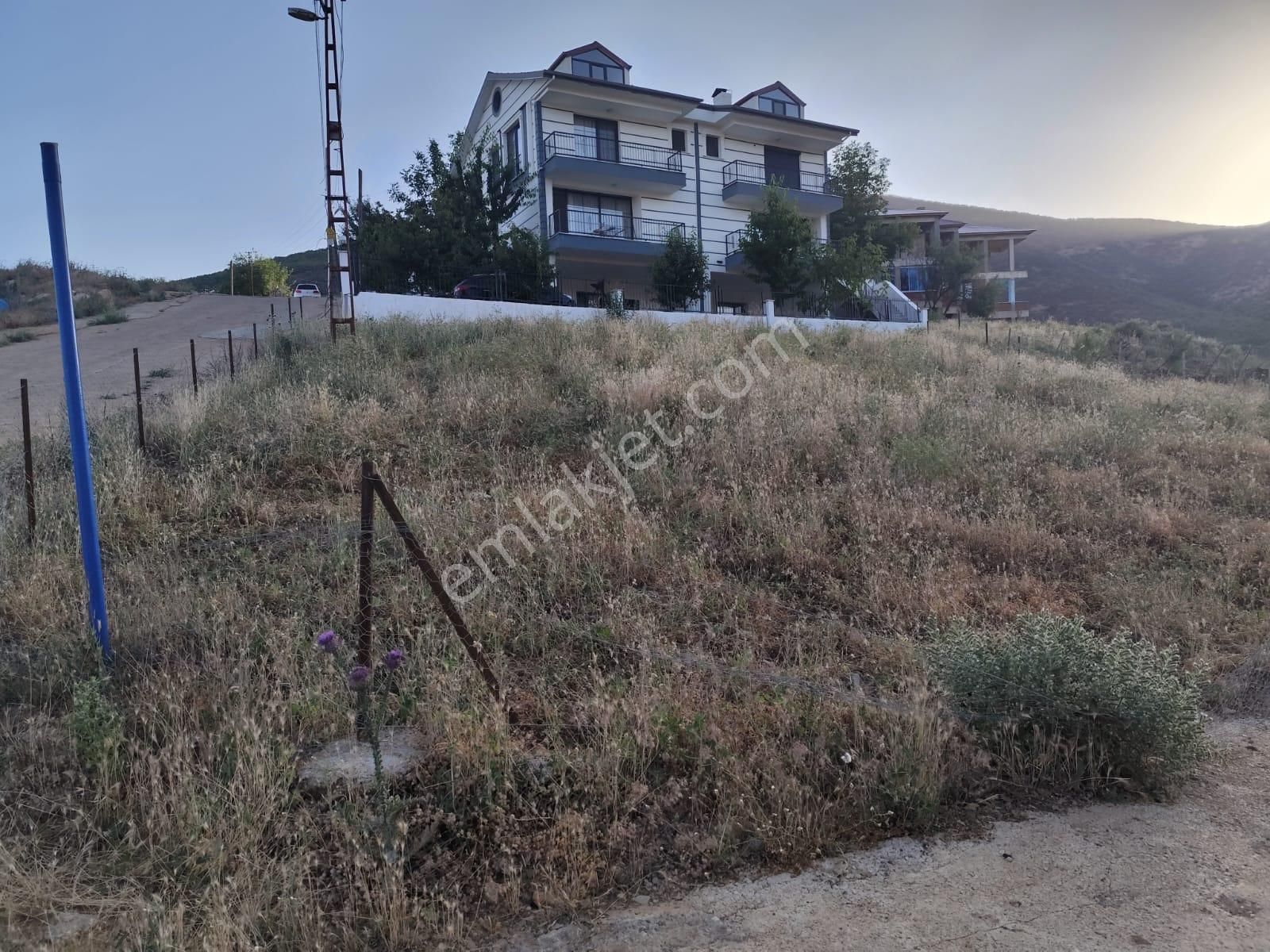 Tunceli Cumhuriyet Mahallesinde Satılık Arsa