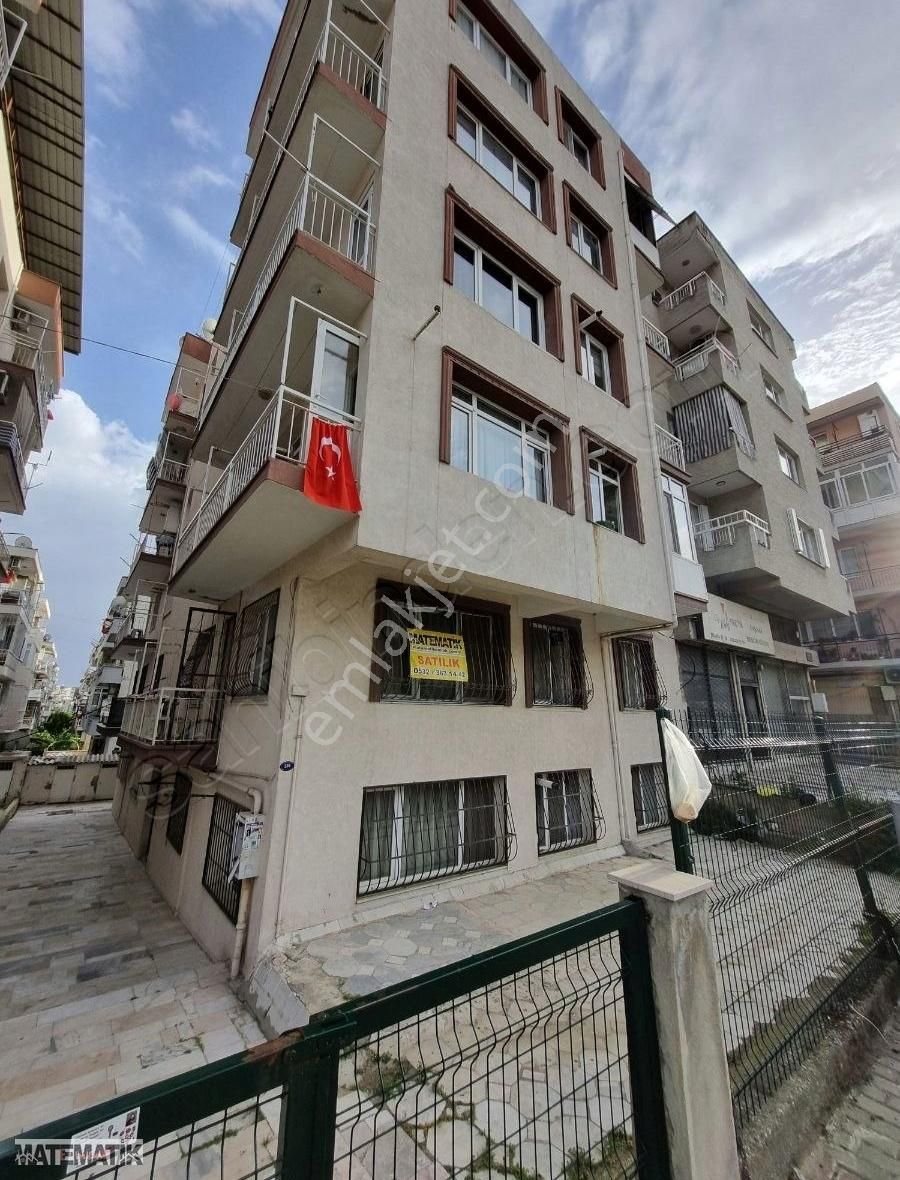 Buca-şirinyer V.d. Yanında Satılık 3+1 Fırsat Daire