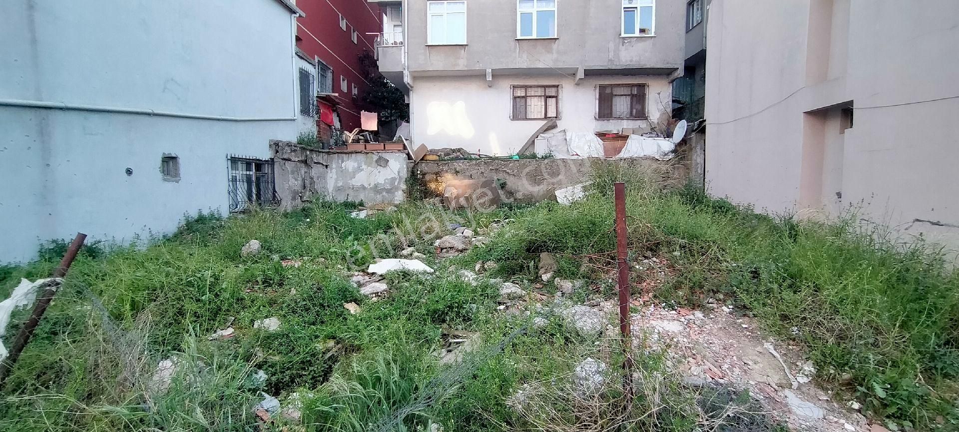 Ümraniye Satılık 386m² Arsa'da 210m² Hisse