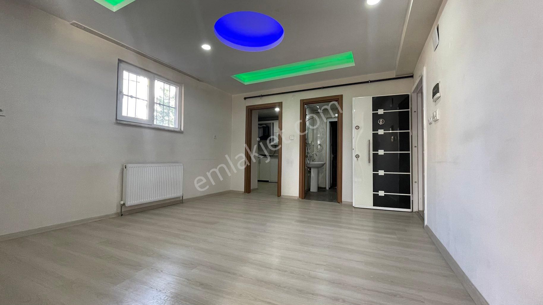 Şafak Mahallesinde 1+1 Kiralık Ofis Veya Daire
