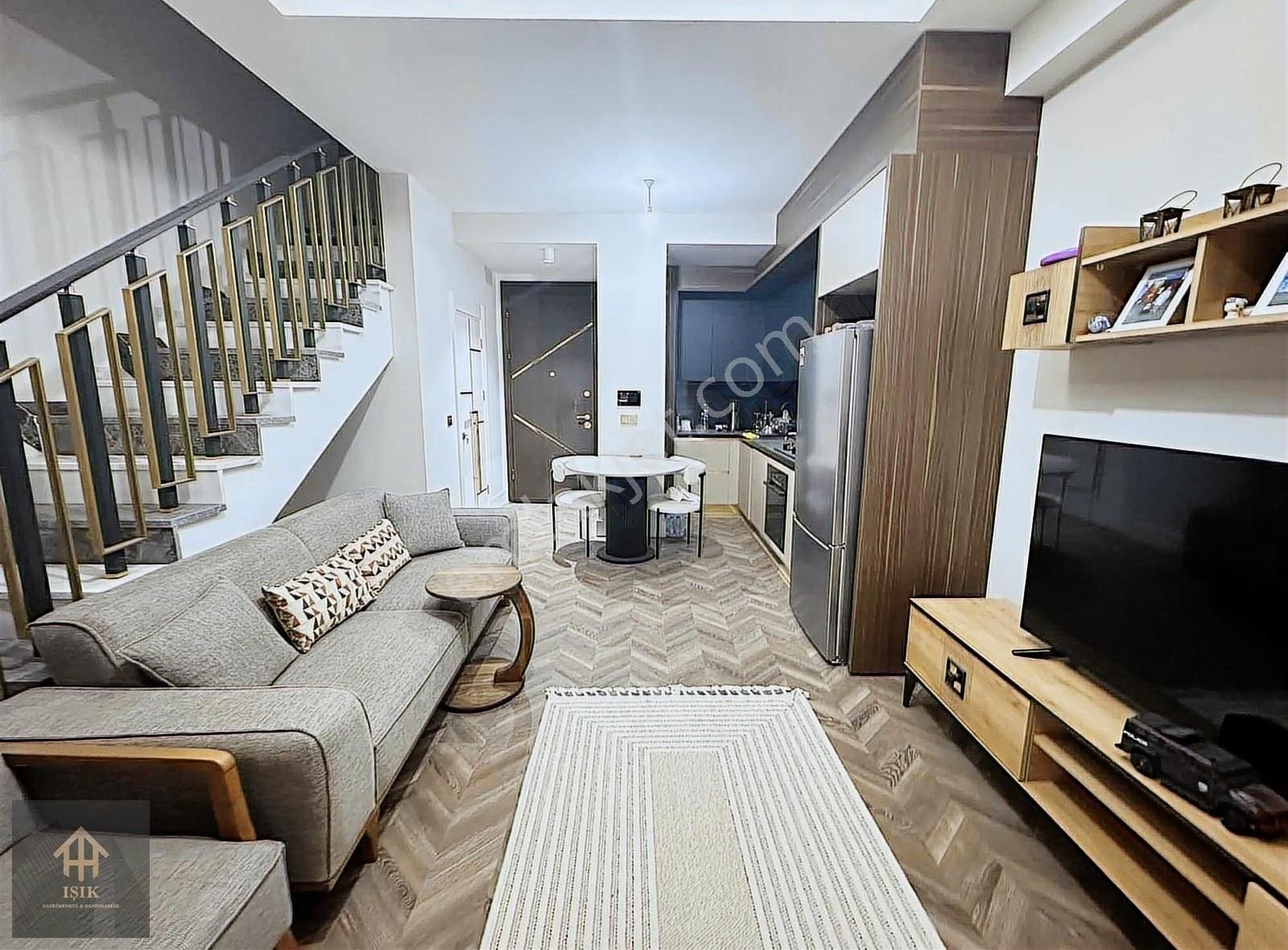Lüks Full Eşyalı Kartepe Esil Sitesinde Kiralık 1+1 Daire