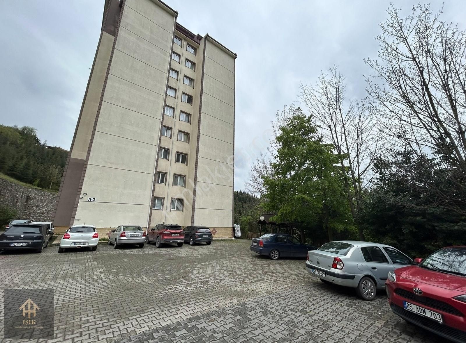 Akçakoca Konutlarında Satılık 3+1 Arakat Daire