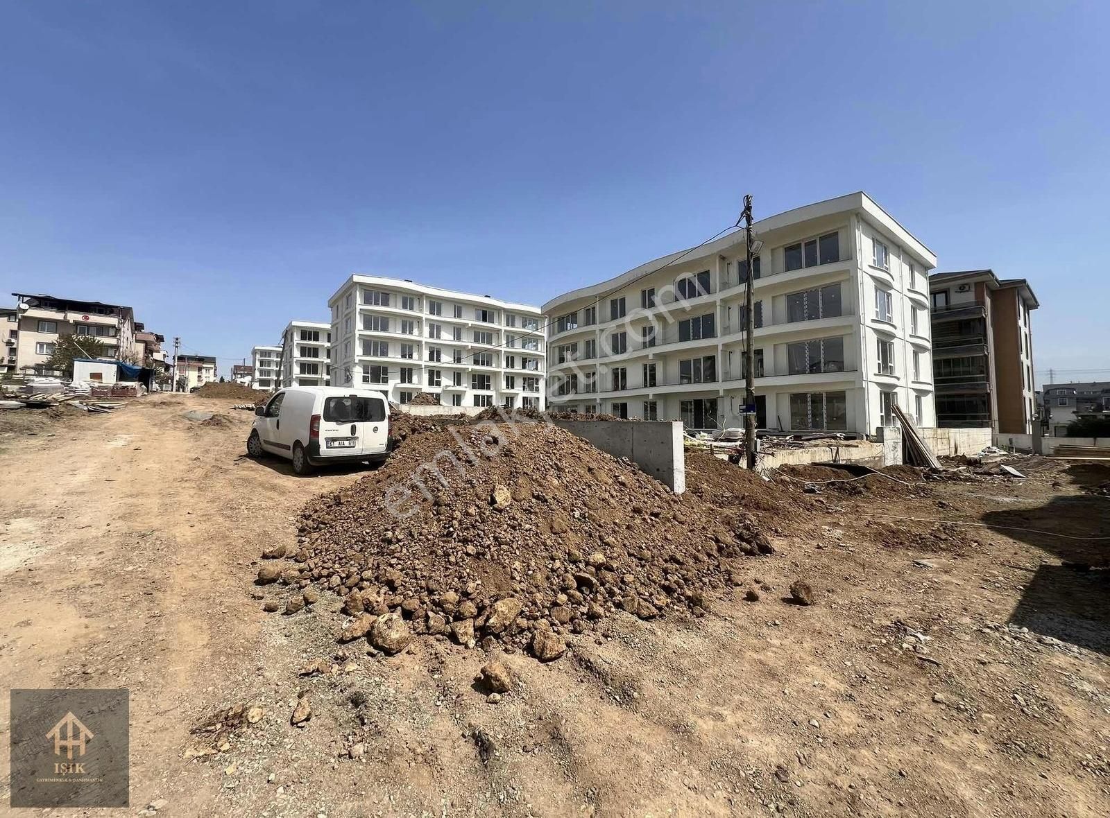Mamıkler Reform'da Havuz Cepheli Site İçi Yüksek Giriş 3+1 Daire