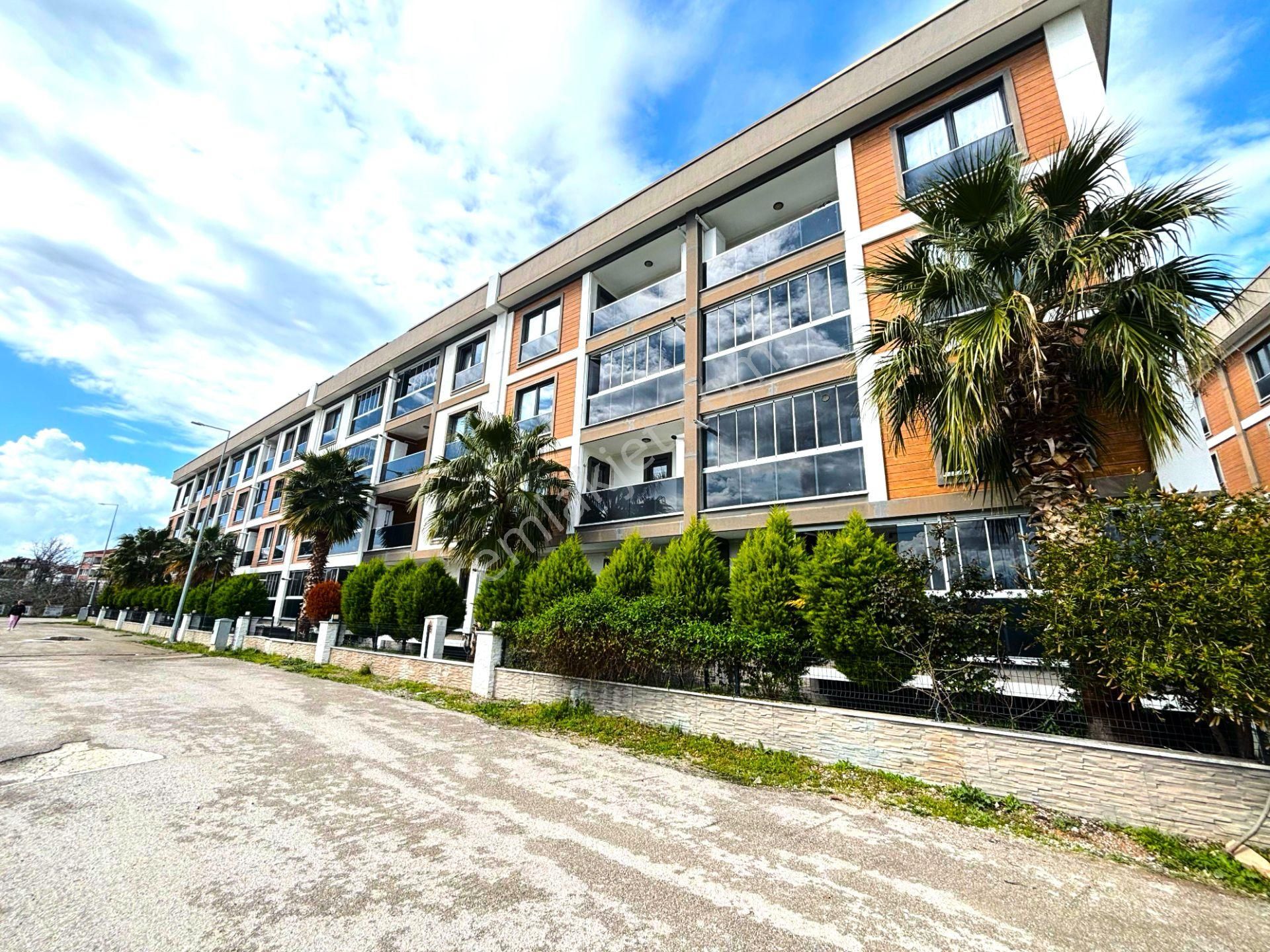 𝄞melodi'den Akçay'ın En Popüler Sitesinde Otoparklı Yüzme Havuzlu Arakat 1+1 Daire