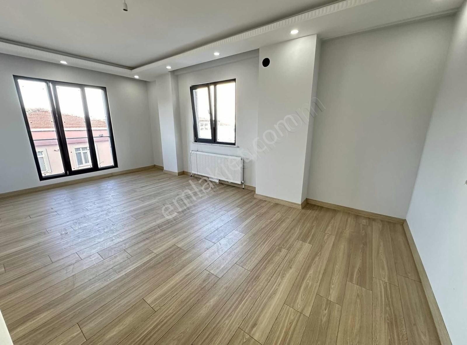 İstasyon Cd Yakını 4+1 180 M2 Çatı Dublexi