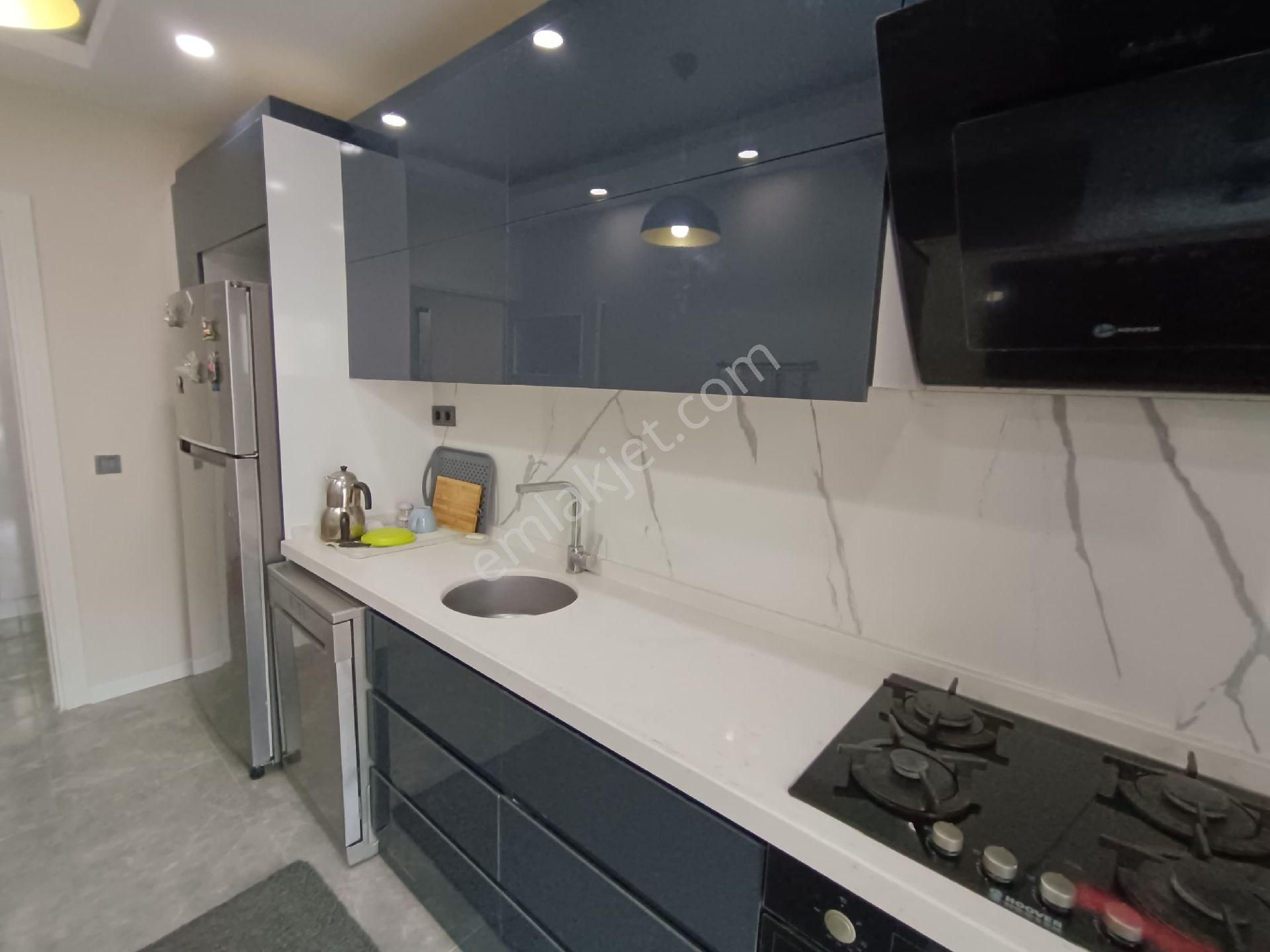 Kayaşehir 4. Bölge 2+1 Full Tadilatli 2+1 85m2 Satılık Krediye Uygun Daire