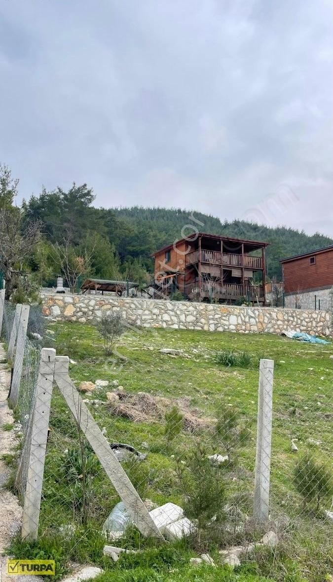 Menderes Yeniköy 'de Satılık Ahşap Dubleks Ev