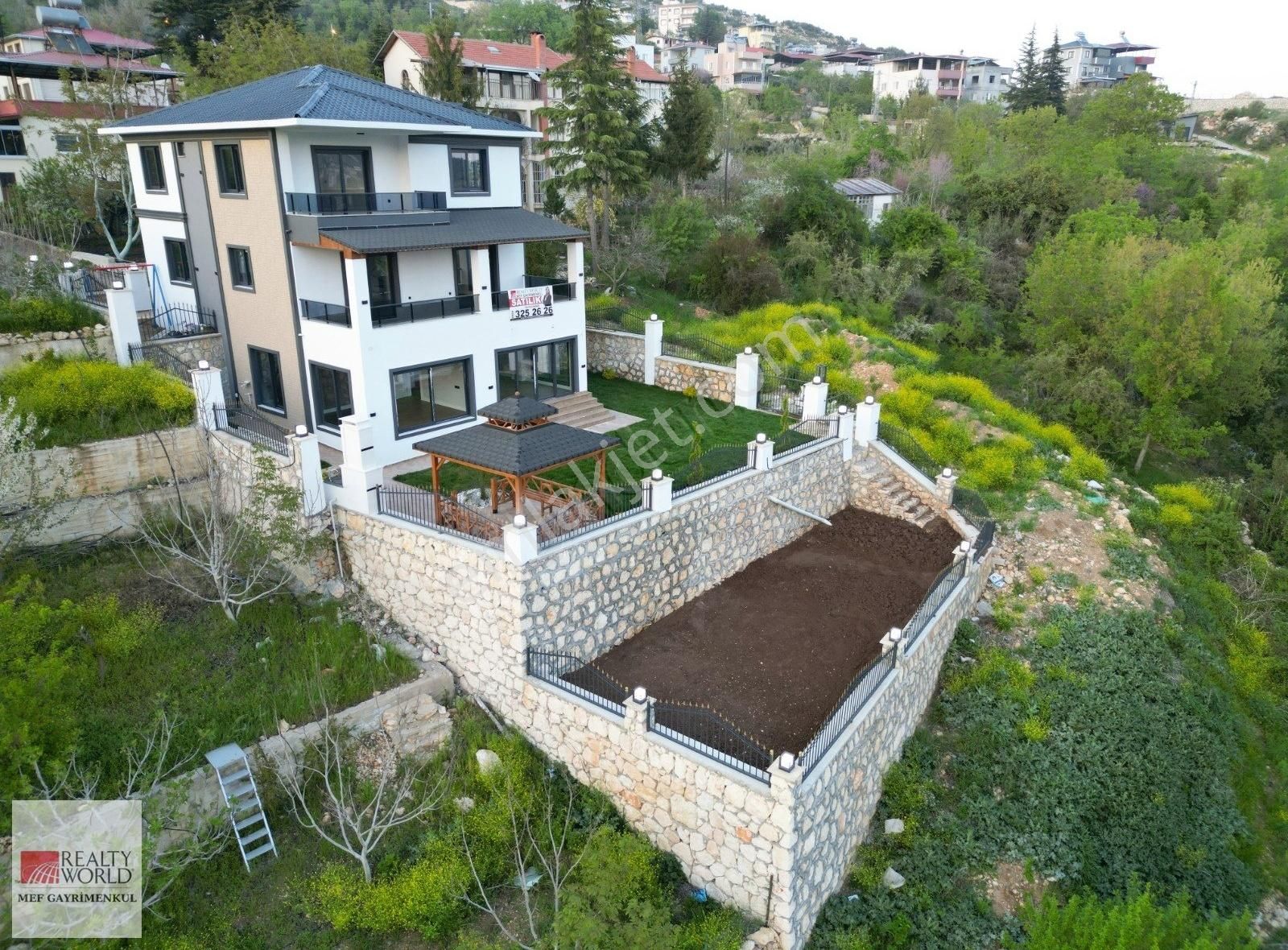 Rw Mef'ten Soğucak Yaylasında Satılık Ultra Lüks Tripleks Villa