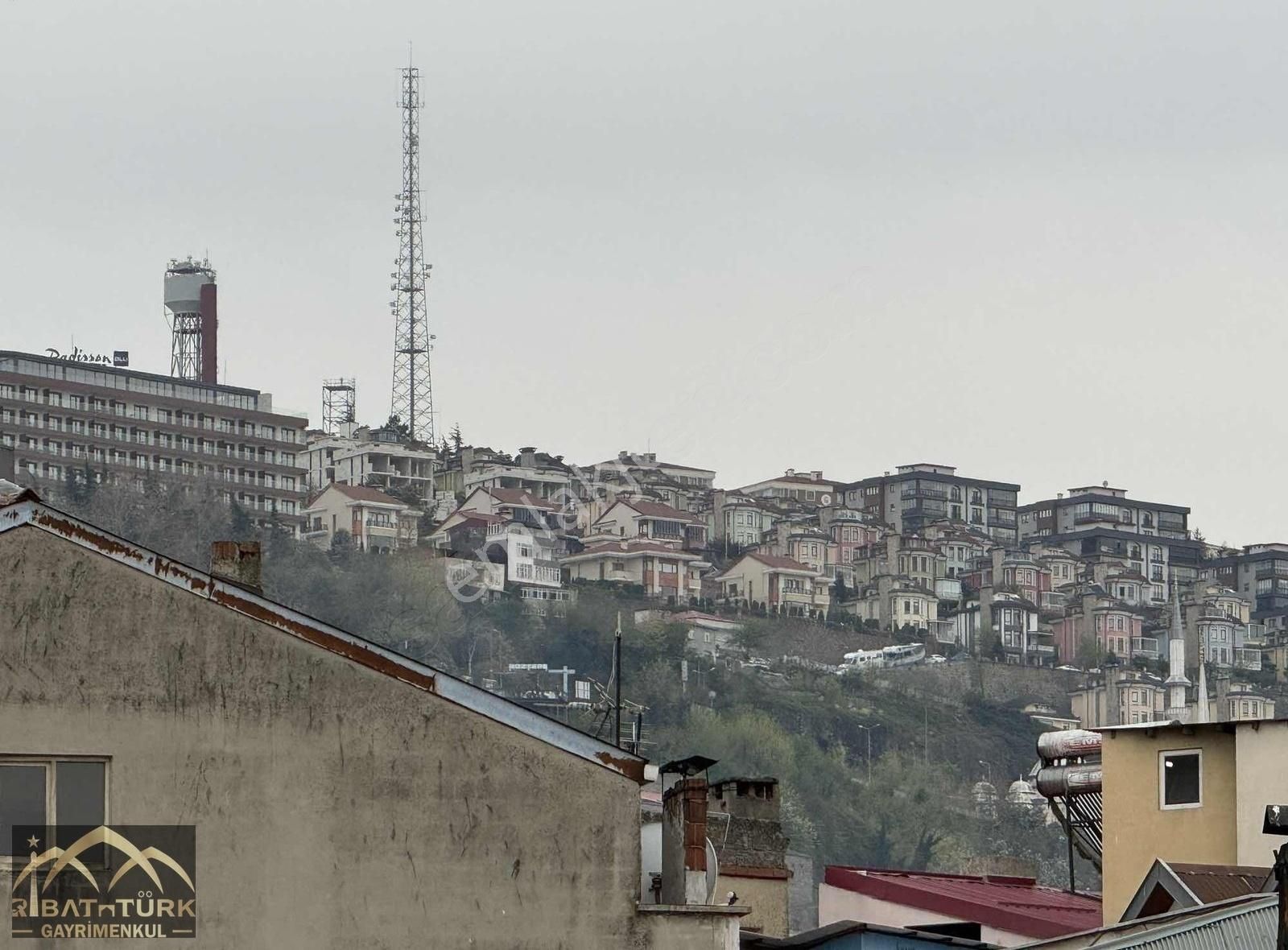 Trabzon Ortahisar Meydan Kemerkayada Kiralık 2+1 Çatı Katı