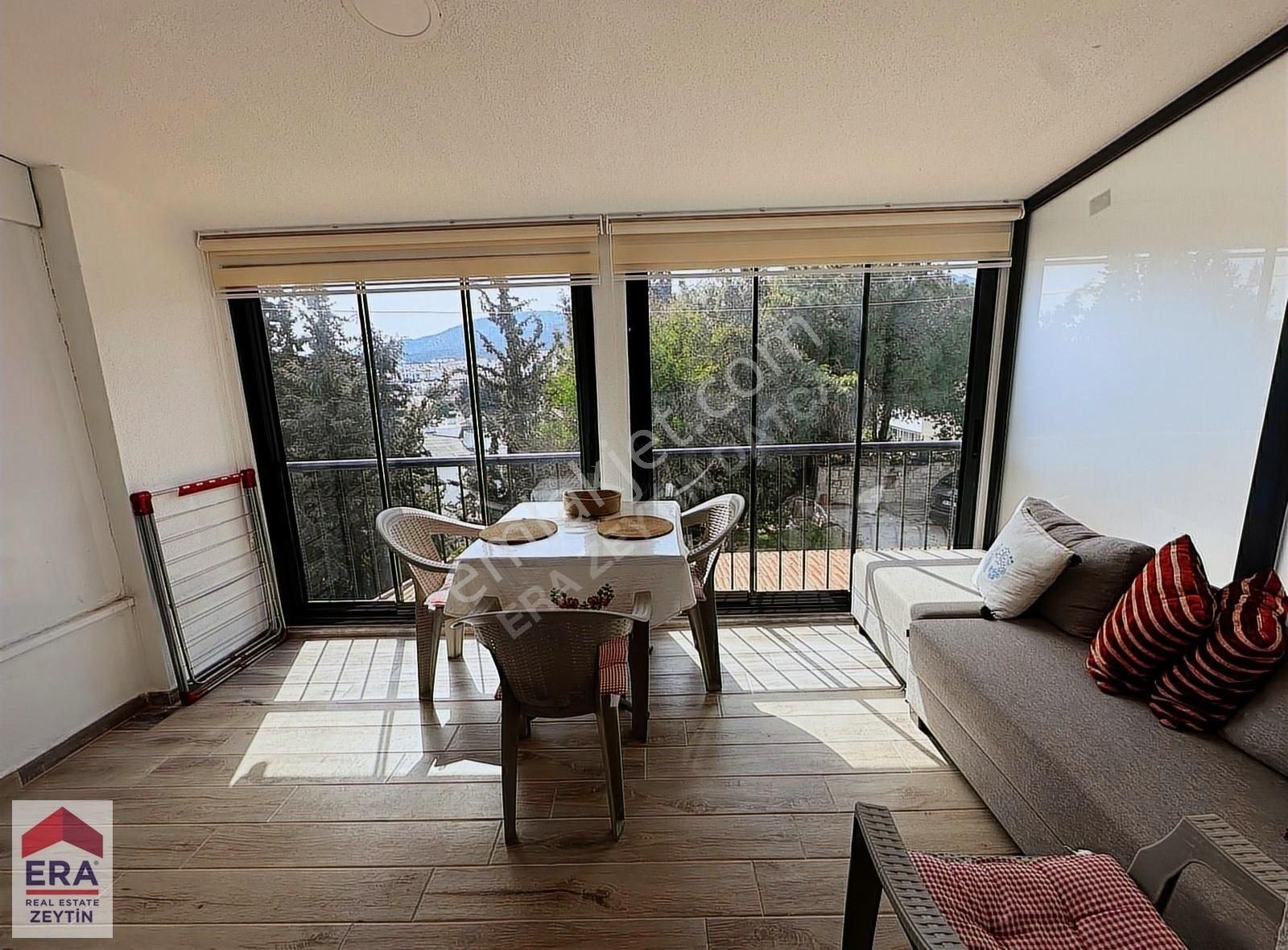 Datça Merkezde Kiralık 2+2 75 M² Deniz Manzaralı Tripleks Daire