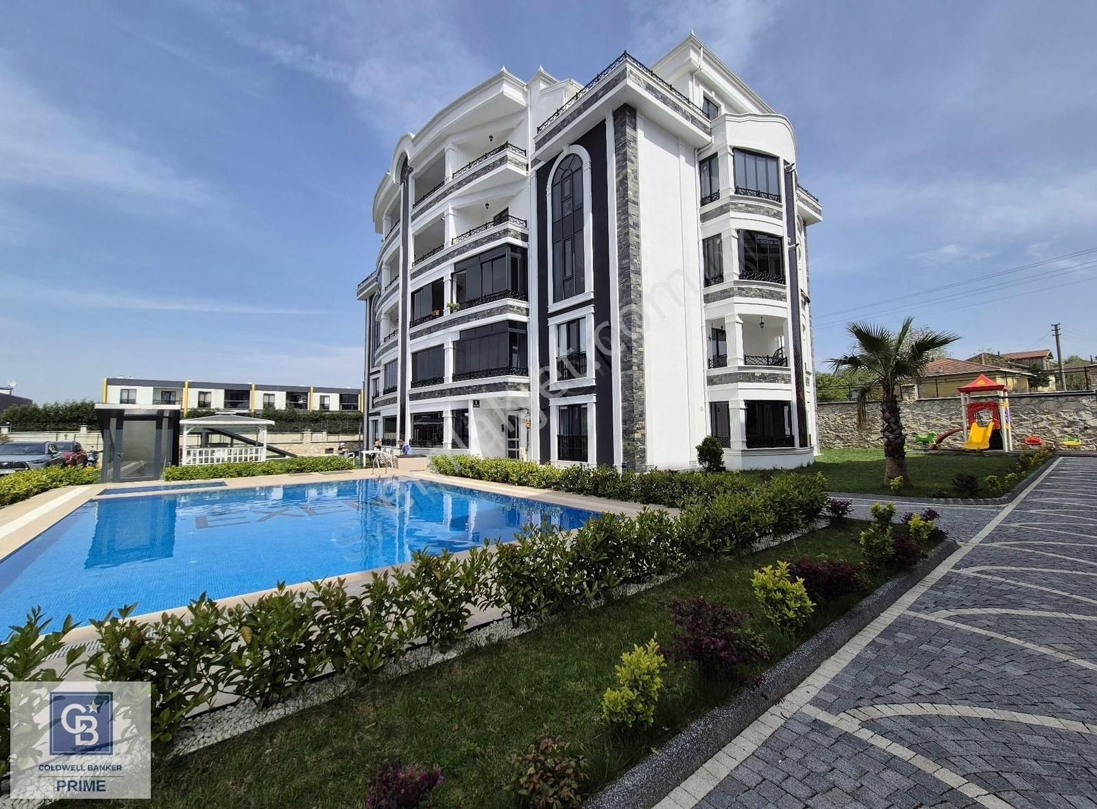 Kartepe De Exen 1 Sitesinde Satılık 3+1 Ara Kat