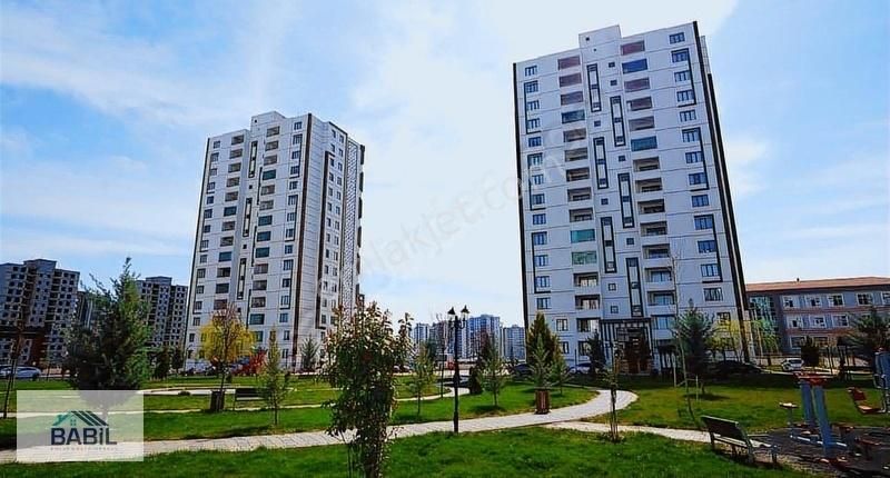 Babil'den Winstown Avm Karşısı Baran Sitesi 4+1 Satılık Daire
