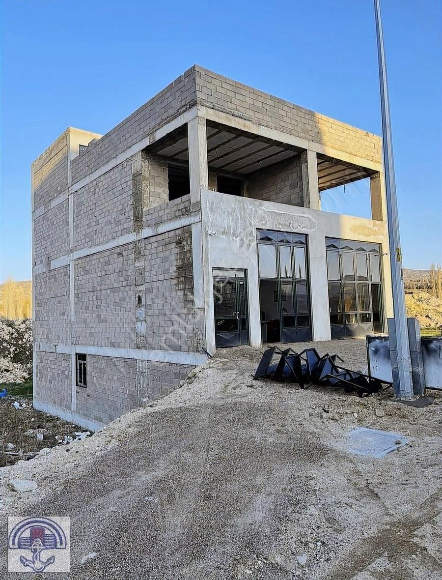 Ürgüp De Satılık 600 M2 Kullanım Alanına Sahip Sanayi Dükkanı