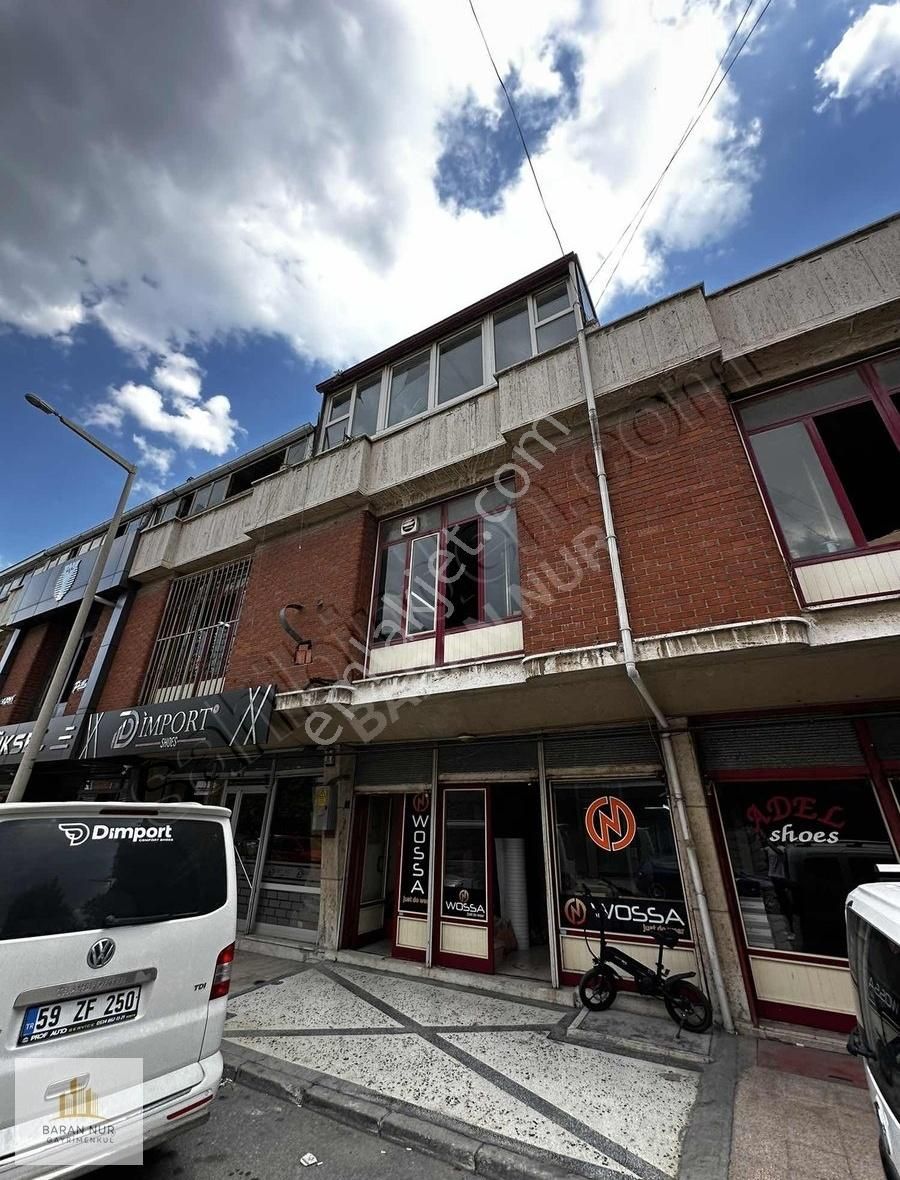 Aykent Ayakkabıcılar Sitesinde Satılık 3 Katlı Dükkan
