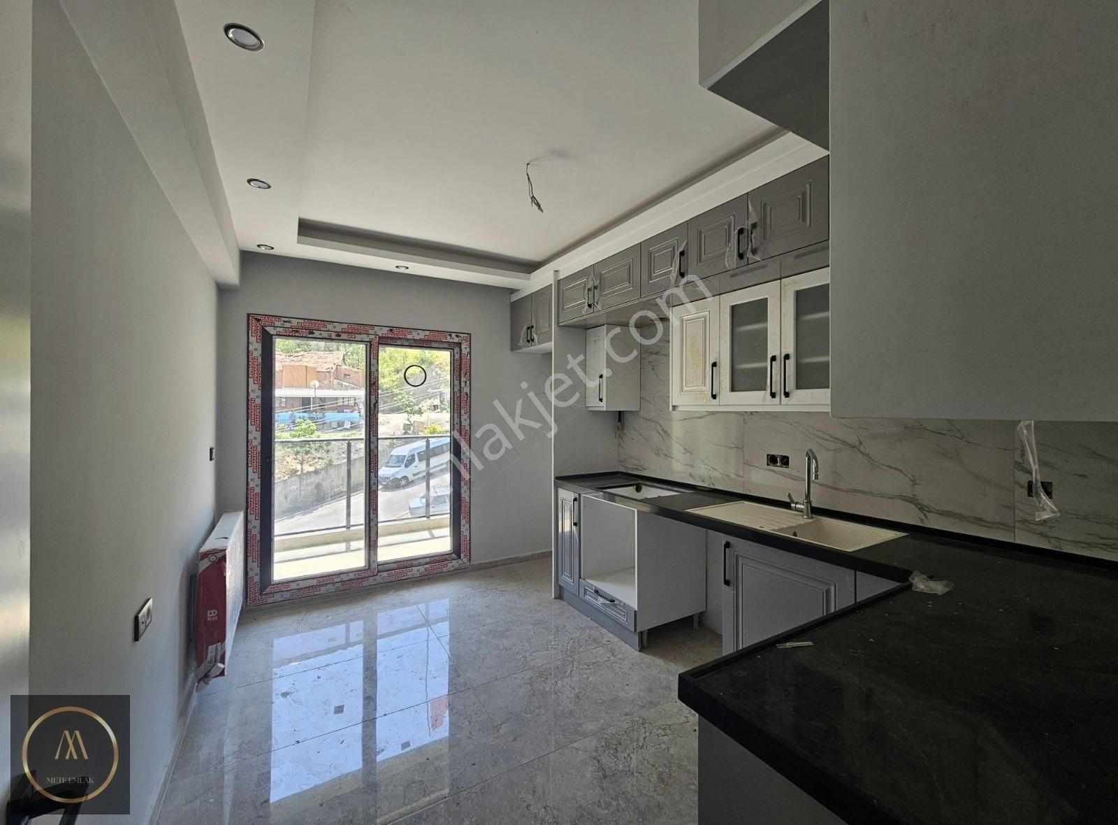 Akmescit Mh'de Satılık Sıfır 2+1 Kapalı Mutfaklı Otoparklı Daire
