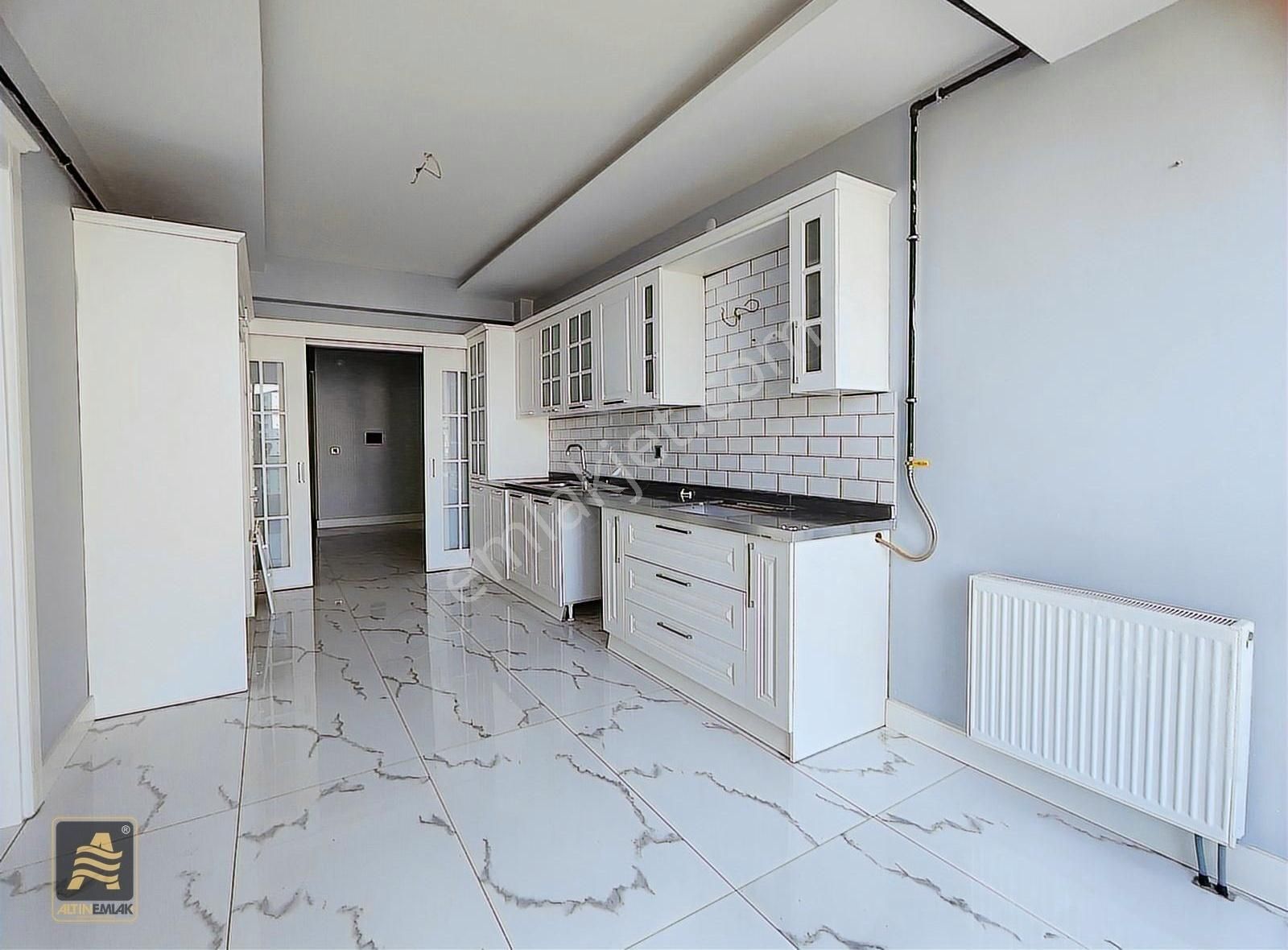 Diyarbakır Kayapınar 50'lik Yolda Satılık 3,5+1 Daire