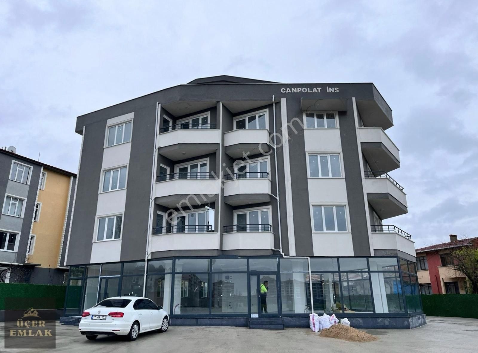 Üçer Emlak'tan Barutluk Mah. 300m2 Satılık Dükkan