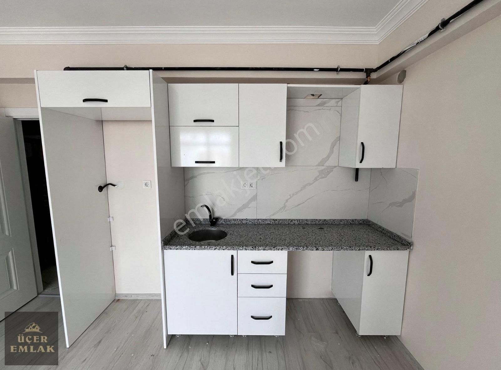 Üçer Emlak'tan Cumhuriyet Mah. 60m2 1+1 Sıfır Satılık Daire
