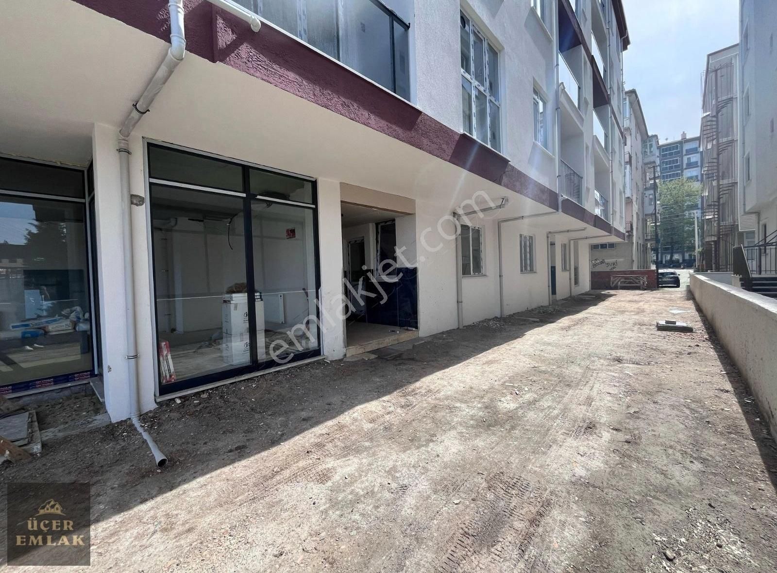 Üçer Emlak'tan İstasyon Mah. 1+1 Sıfır Satılık Daire