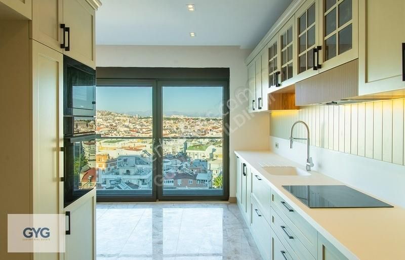 Terra Manzara'da Panoramik Şehir Manzaralı 2+1 Lüks Daire