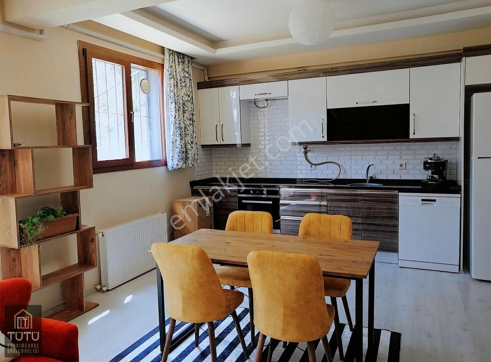 Buca Efeler Mah. Hastane Yakını Full Eşyalı D.gazlı 1+1 Kiralık