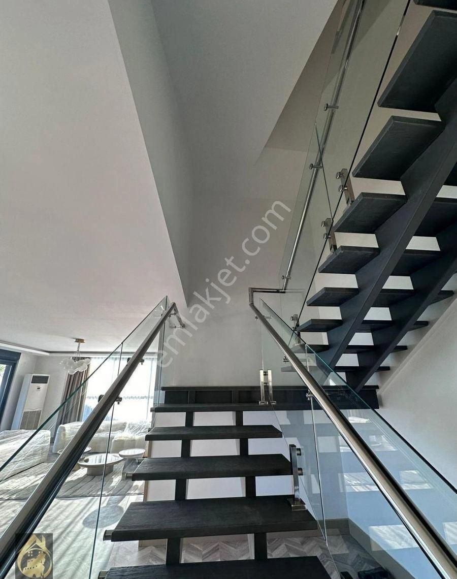 Alanya Tepe Mahallesinde Müstakil 3 Katlı Ultra Lüks Villa - Görsel 11