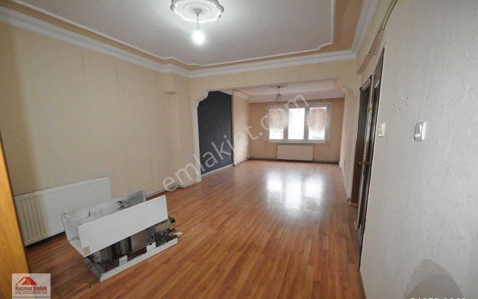 Bayramapaşa Muratpaşa Kaçmazdan Satılık 140m2 Cadde Üstü 3+1 Genişş Daire