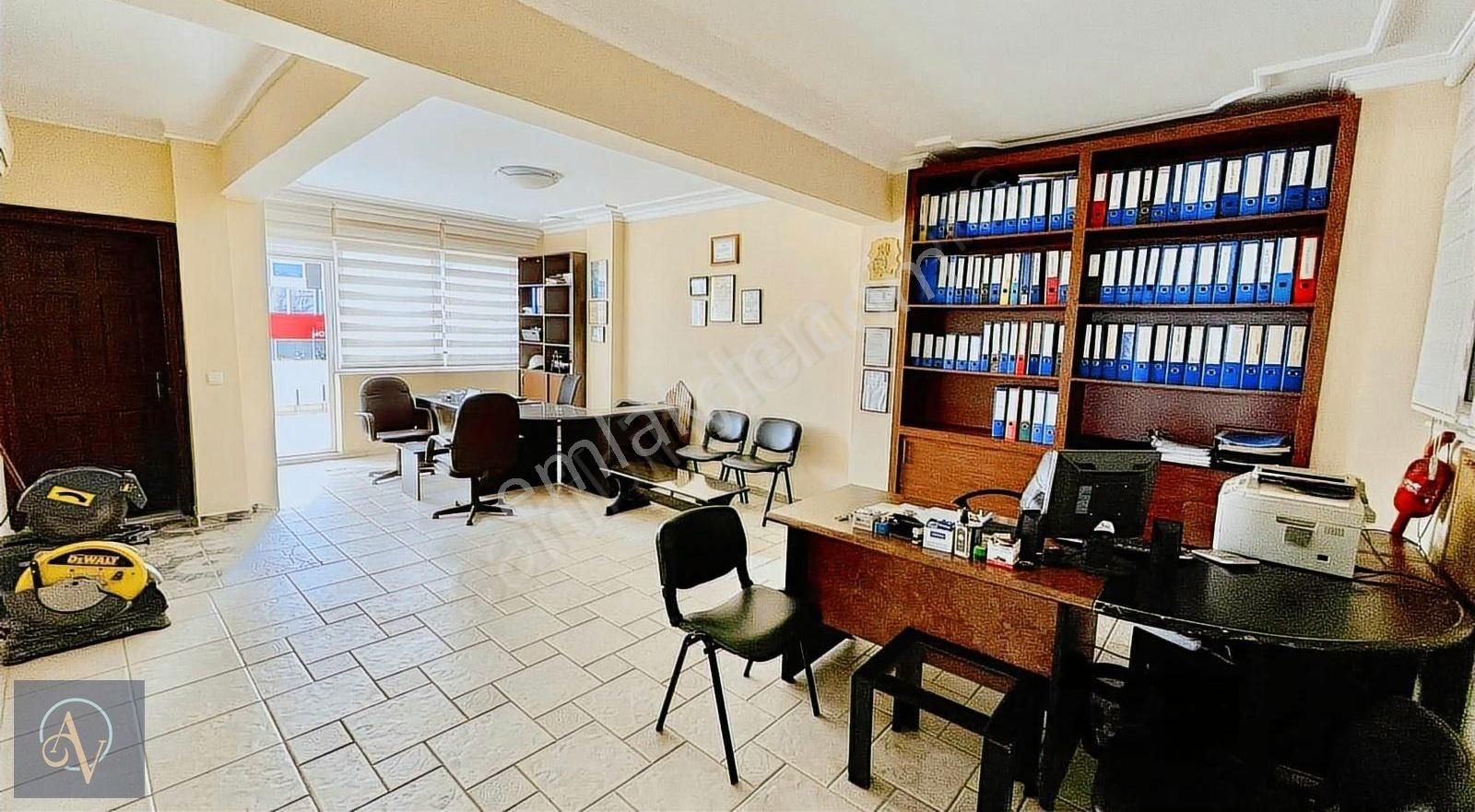 Güvenlik Mahallesinde Caddeüzeri Eşyalı Yadaeşyasız Kiralık Ofis