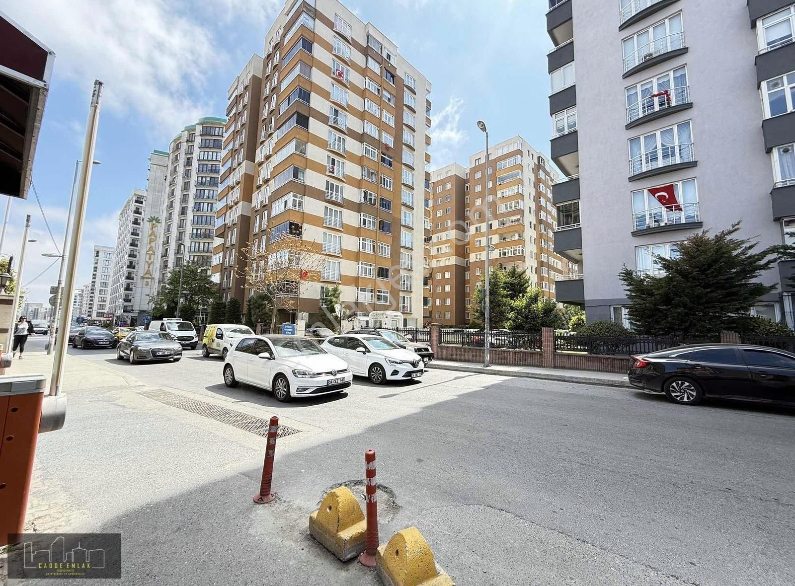 Cadde Emlak Esenyurt Cumhuriyet Mah Site İçinde 135 M2 3+1 7 Kt